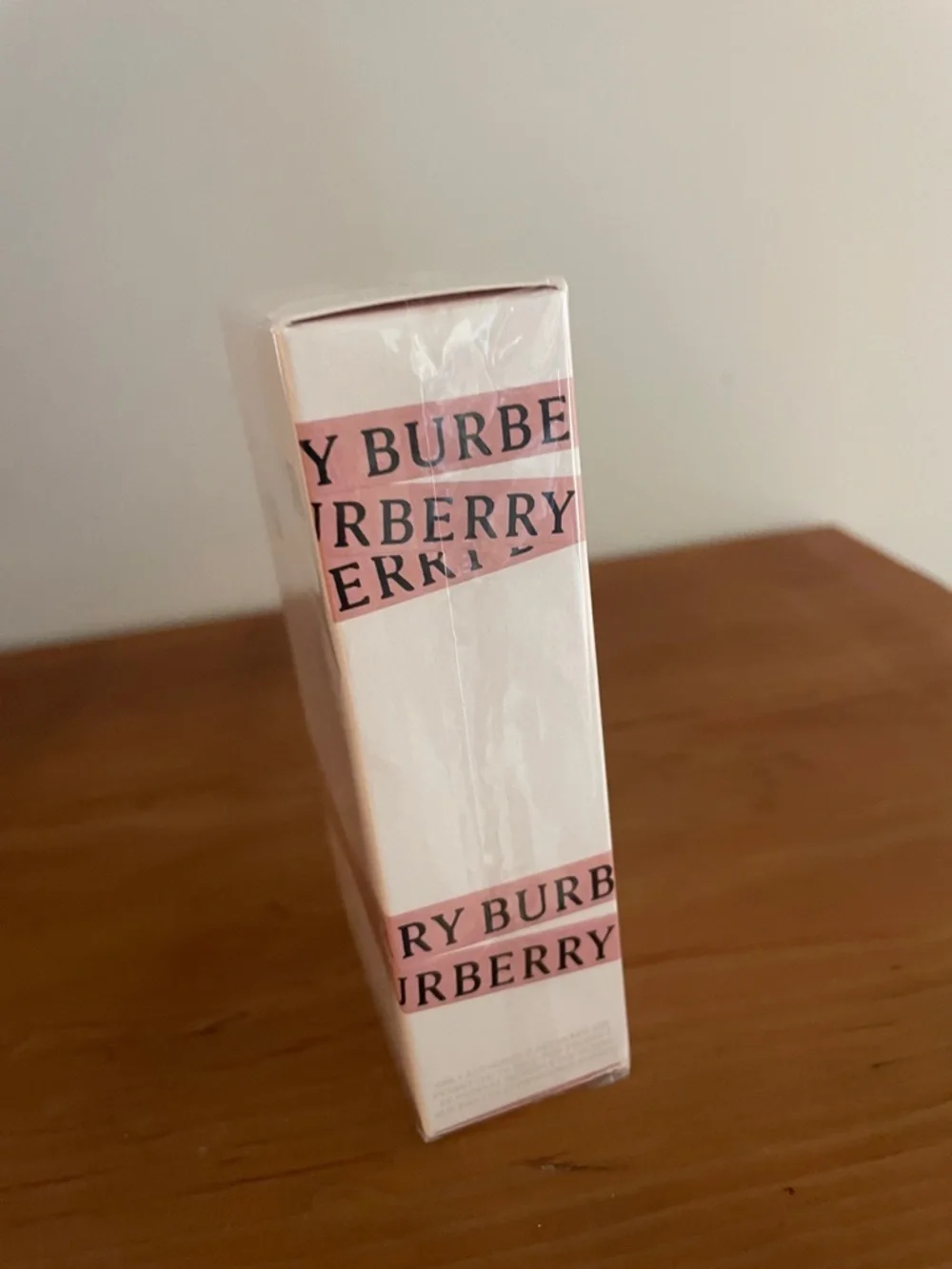 NEW IN SEALED BOX Burberry Her - Picture 4 of 7